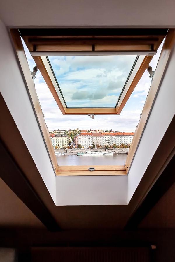 Attic Apartment On Waterfront / View / Netflix Prag Exterior foto