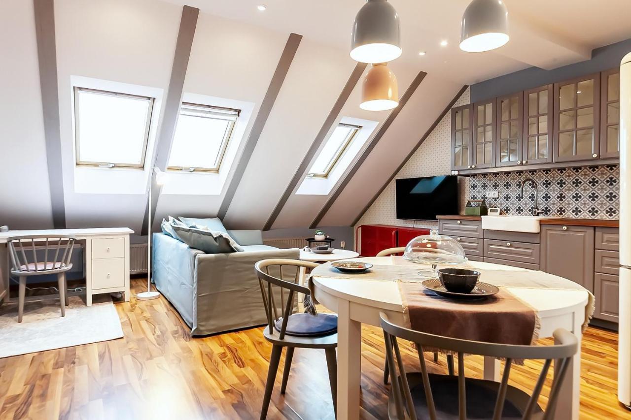 Attic Apartment On Waterfront / View / Netflix Prag Exterior foto